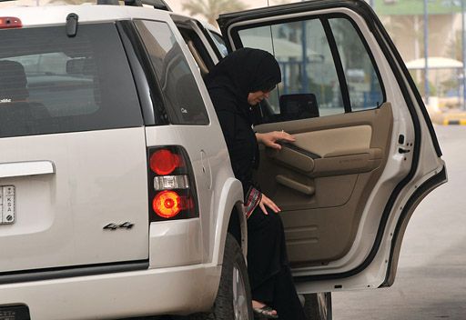 السعودية.. شيفور يغتصب طبيبة أسنان كانت في طريقها إلى المسجد