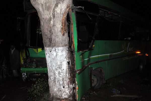 بين بوزنيقة وبنسليمان.. 25 جريحا في كسيدة وسائق حافلة صغيرة يفقد رجله (صور)