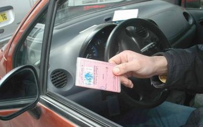 لتجديد رخص السياقة.. معاملة خاصة للمغاربة المقيمين في الخارج