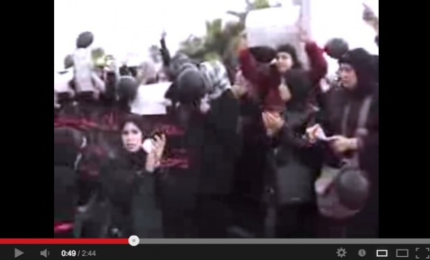 بمناسبة عيد المرأة.. مسيرة سوداء للعاطلات في الرباط (فيديو)