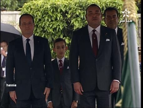 الدار البيضاء.. الملك يستقبل فرانسوا هولاند (فيديو وصور)