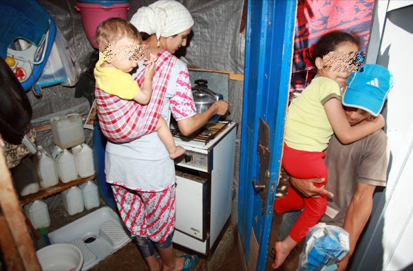 دوار جمايكا.. مواطنون يقضون حاجاتهم في المطبخ ويطبخون في المرحاض (فيديو صادم)