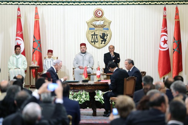 قصر قرطاج.. الملك والرئيس التونسي يترأسان حفل التوقيع على عدد من اتفاقيات
