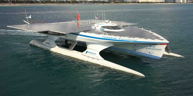 بحيرة مارشيكا.. رسو أكبر سفينة في العالم تشتغل بالطاقة الشمسية