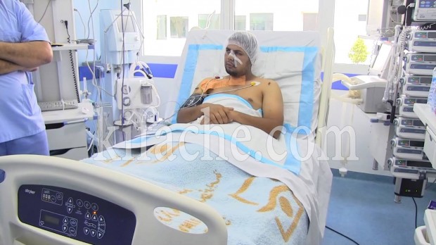 خضع لعملية جراحية ثانية الخميس الماضي.. ضحية الرصاص الجزائري يتجاوز مرحلة الخطر والأطباء متخوفون من الشظايا