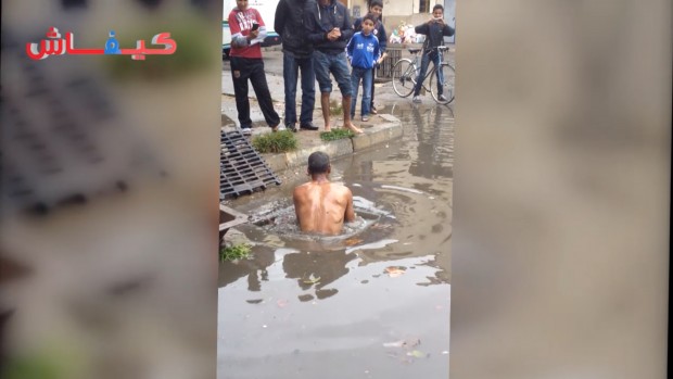 فيديو حصري.. علال “زنقة زنقة قادوس قادوس”!!
