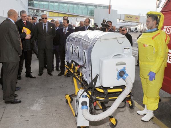 إحصائيات.. مطار محمد الخامس استقبل 27 حالة اشتبه إصابتها بأيبولا (صور)