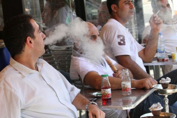 المطالبة بتفعيل قانون منع التدخين في الأماكن العمومية.. 7 ملايين مدخن في المغرب