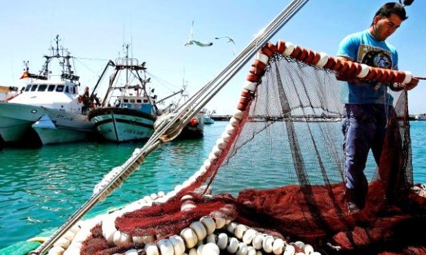 اللجنة الأوروبية: اتفاق الصيد البحري مع المغرب مطابق للقانون الدولي