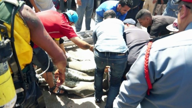 المحمدية.. غرق 3 عمال نظافة في “قادوس” (صور)