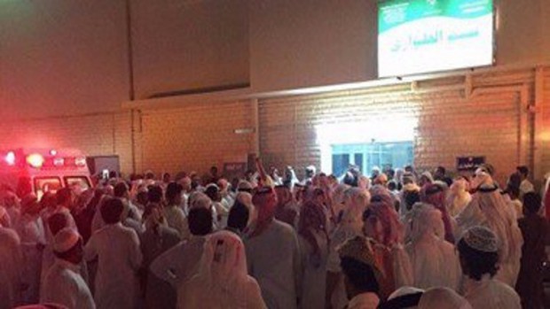 السعودية.. قتلى في تفجير انتحاري داخل مسجد