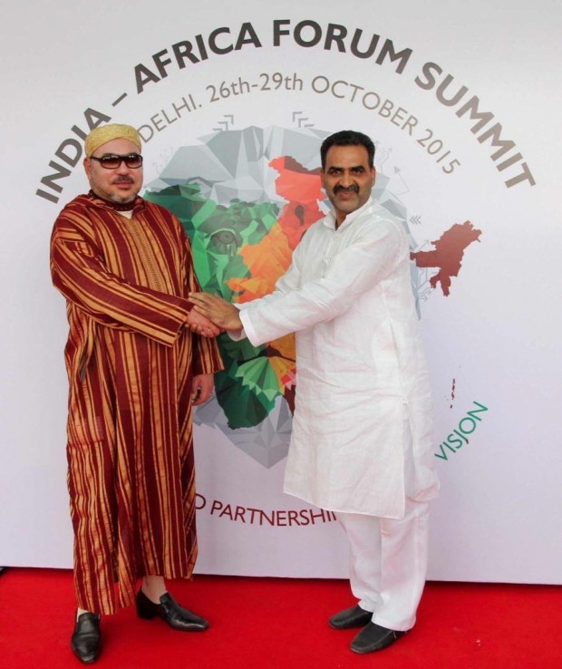 للمشاركة في القمة الهندية الإفريقية.. الملك في الهند