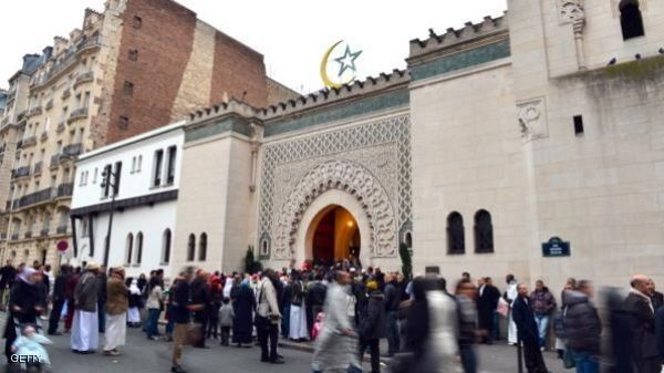 رئيس اتحاد مساجد فرنسا: إغلاق المساجد المتشددة إجراء ضروري