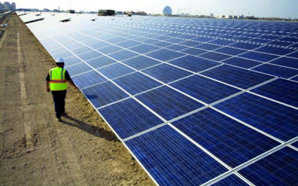 الغارديان: المغرب يطمح أن يصبح قوة عظمى في مجال الطاقة الشمسية