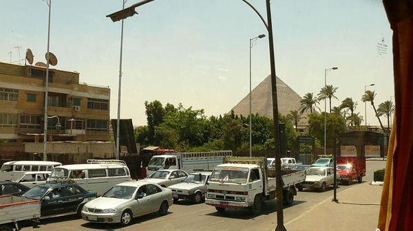 مصر.. 6 قتلى في انفجار قنبلة خلال مداهمة شقة