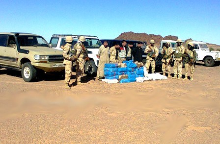 سياسي موريتاني يفجر المفاجأة.. صحراويون من البوليساريو يهربون الكوكايين!!