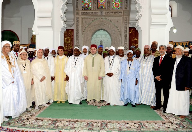 فاس.. الملك ينصب أعضاء المجلس الأعلى لمؤسسة محمد السادس للعلماء الأفارقة