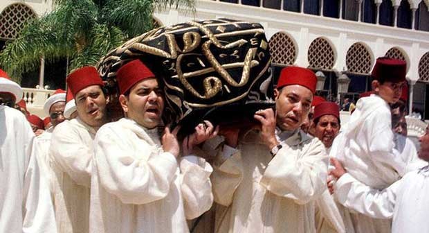 الذكرى 17 لوفاة الحسن الثاني.. يوم بكى المغاربة ملكهم (فيديوهات)