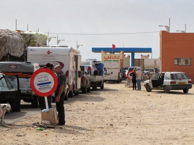 الكركارات.. تعبيد طريق جديد لتسهيل التبادل التجاري بين المغرب وموريتانيا