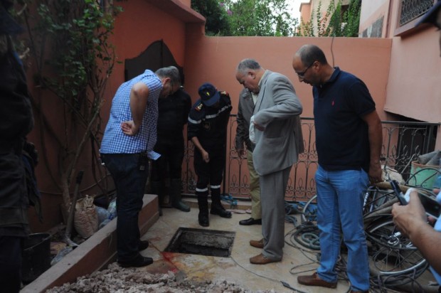 مراكش.. مقتل عاملين في حفرة للصرف الصحي (صور)