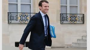 من أجل الترشح للرئاسيات.. الرئيس الفرنسي يقبل استقالة وزير الاقتصاد