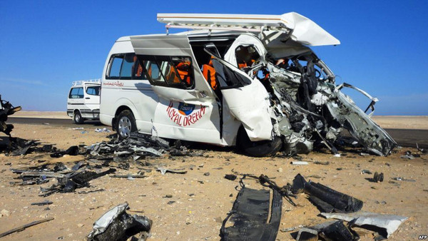 مصر.. مقتل 19 شخصا في حادث سير
