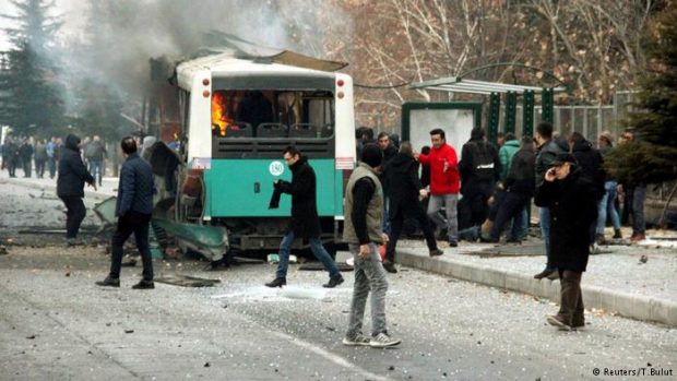 تركيا.. 13 قتيلا و48 جريحا في انفجار سيارة ملغومة