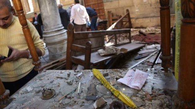 مصر.. اعتقالات بعد تفجيرات الكنيسة