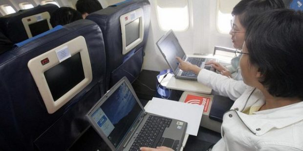 مسؤول في الطيران: منع الحواسيب في الرحلات ليس إجراء أمنيا فعالا