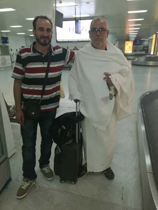 بعد العمرة.. ابن كيران بالإحرام في المطار