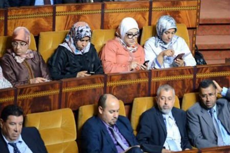 مجلس النواب كيدافع على راسو: الآيفونات فابور والآيبادات ضرورية