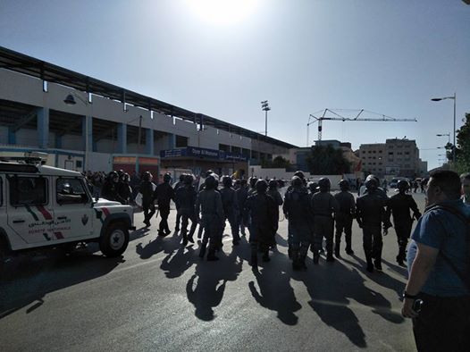 مسيرة الحسيمة.. البوليس يحاصر المحتجين (صور)