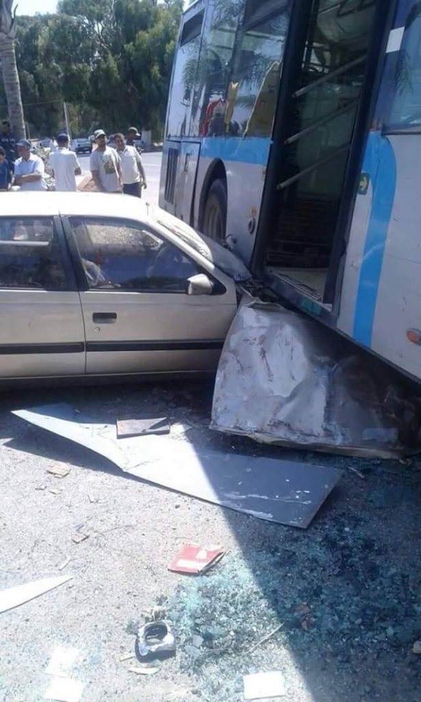 جماعة عامر/ سلا.. قتيلة وعشرات المصابين في اصطدام حافلة بسيارتين (صور وفيديو)
