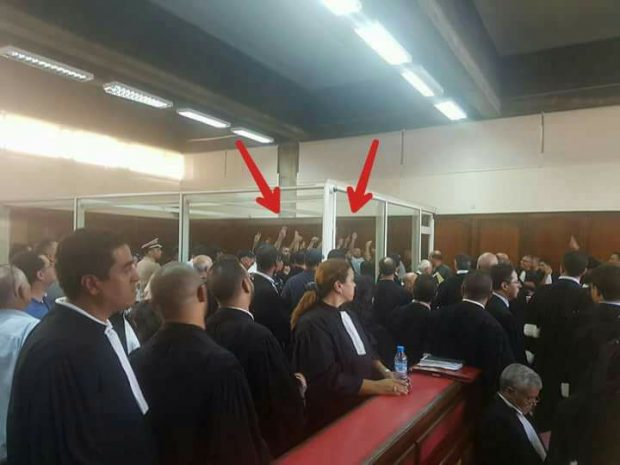صورة من جلسة المحاكمة.. مجموعة “نبيل أحمجيق” في قفص الاتهام