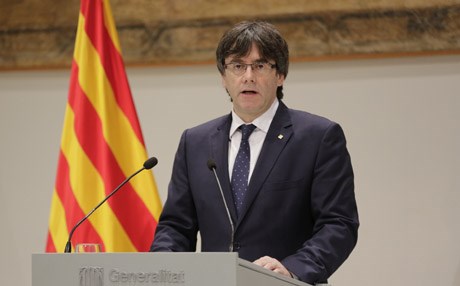 حماضت فإسبانيا.. رئيس إقليم كاتالونيا يعلن الاستقلال!
