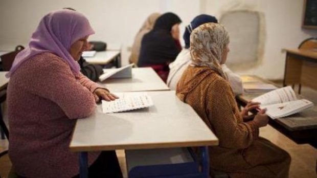الخلفي: الأمية في المغرب تراجعت إلى 30 في المائة
