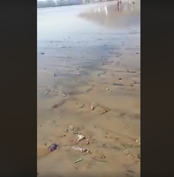 بالصور والفيديو من أكادير.. سخرية فايسبوكية من شاطئ العوازل الطبية!