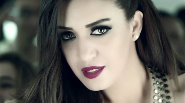 ألبوم مغربي.. أسماء لمنور تستعين بالجمهور لاختيار العنوان