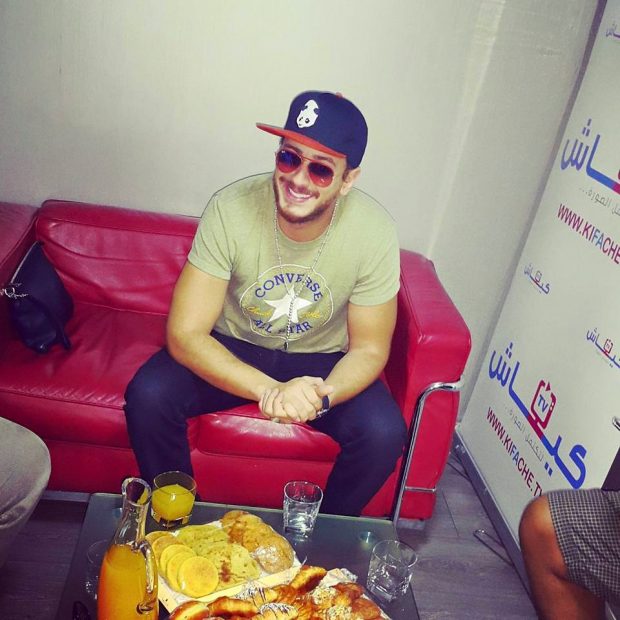تشجيع.. لمنور ولمجرد يدعمان مشاركا في مسابقة للقرآن