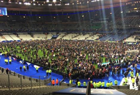 وزير الداخلية الفرنسي: أطالب المشجعين بعدم التوجه إلى الملاعب