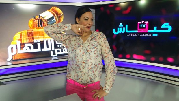 لبنى أبيدار: أنا ما خايفة ما هربانة.. والله ما أنا اللي كتبت “اللي ما عجبو حال ينطاحر”!!