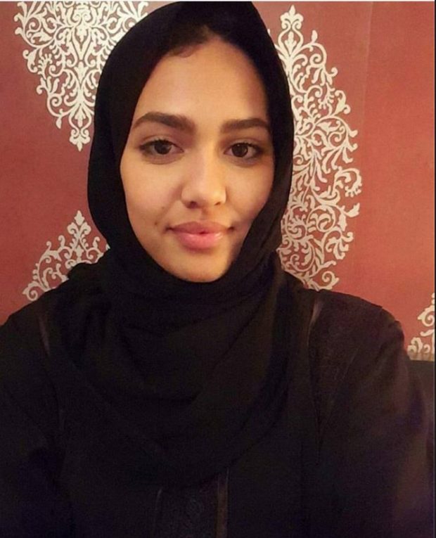 الله يقبل.. منال بيك ترتدي الحجاب