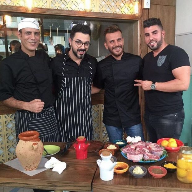 من الصباغة إلى الغناء وصولا إلى الطبخ.. أحمد شوقي والطنجية!
