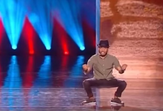 طاليس في مهرجان مراكش للضحك.. الضحك برائحة الطواليط! (فيديو)