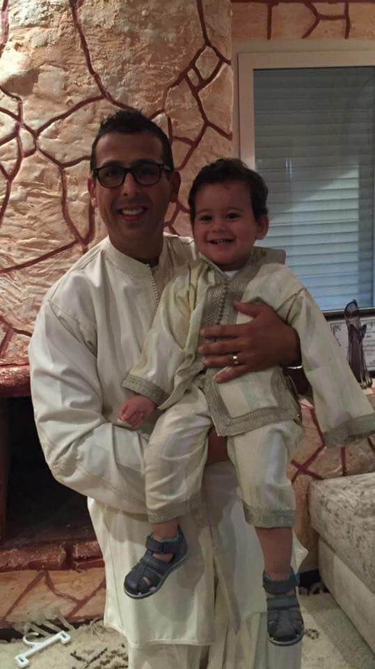 صورة العيد.. الخصم وابنه