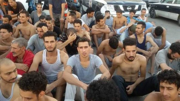 بعد نداءات واحتجاجات.. طائرة خاصة لترحيل 235 من المغاربة العالقين في ليبيا