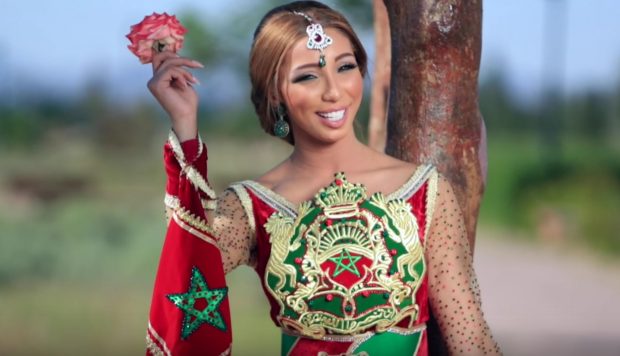 بالفيديو.. دنيا باطمة تصور “أرقص” وسط كازا