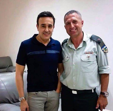 بسبب صورة مع ضابط إسرائيلي.. صابر الرباعي متهم بالخيانة!