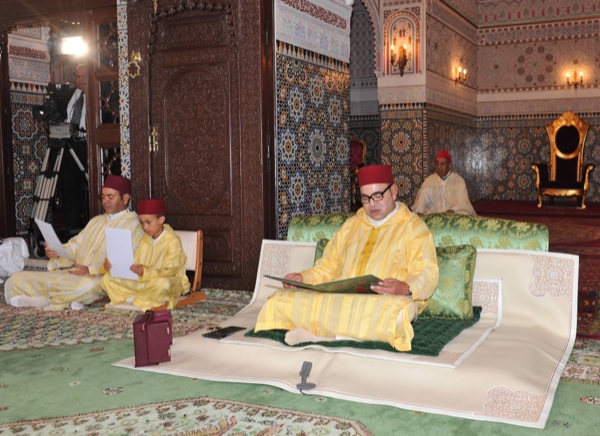 الملك محمد السادس في رمضان.. الأناقة باللباس التقليدي المغربي (صور)