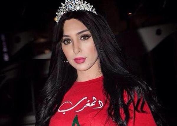 ضد “بان كي مون”.. ملكة جمال الشرق الأوسط تحتج في بريطانيا